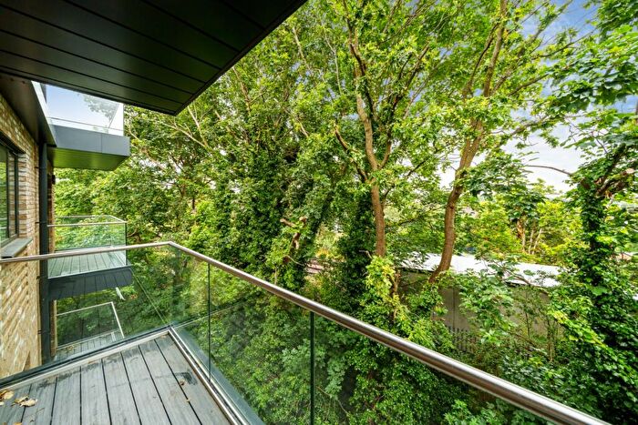 2 Bedroom Flat To Rent In Bourne Way Bromley, BR2