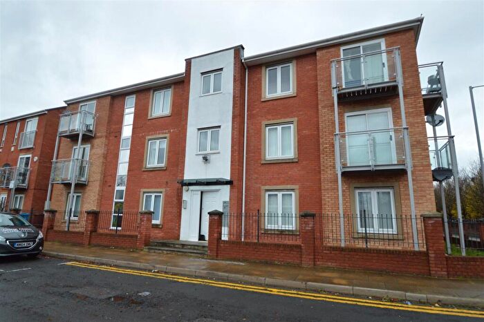 2 Bedroom Flat To Rent In St Wilfrids Street, Hulme, Manchester, M15