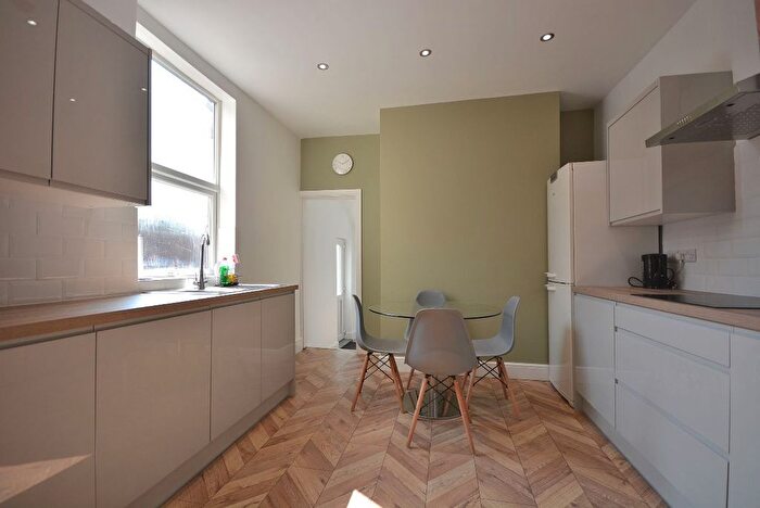 5 Bedroom End Of Terrace House For Sale In Annesley Road, Hucknall, NG15