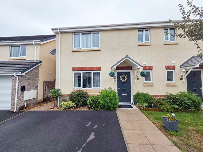 3 Bedroom Semi Detached House To Rent In Millers Wood, Blackwood, NP12