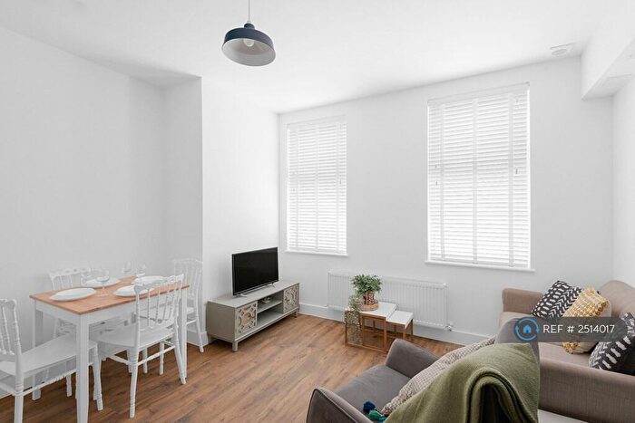 3 Bedroom Flat To Rent In Bath Road, Arnos Vale, Bristol, BS4