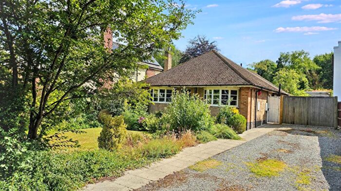 3 Bedroom Detached Bungalow For Sale In Hinckley Road, Western Park, LE3