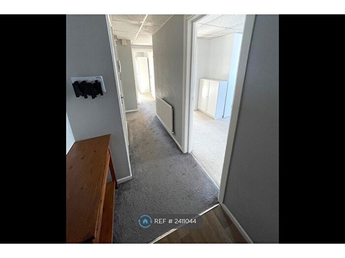 2 Bedroom Flat To Rent In Bournemouth Road, Poole, BH14