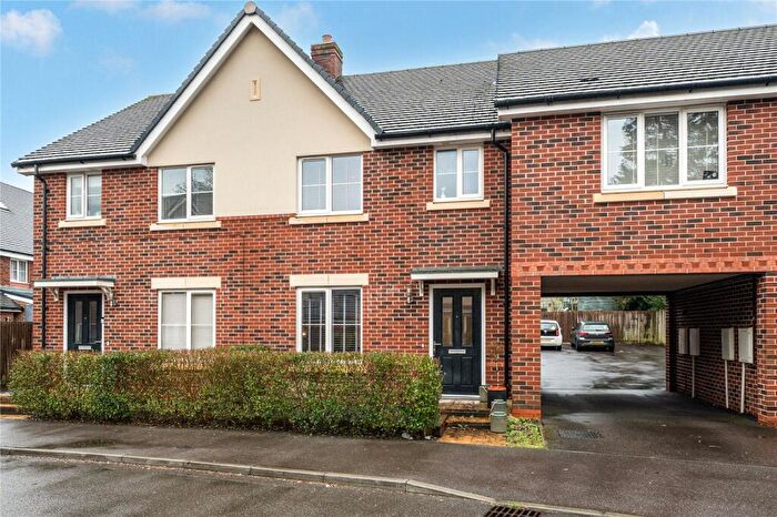3 Bedroom Terraced House For Sale In Lowsley Farm Drive, Liphook, Hampshire, GU30