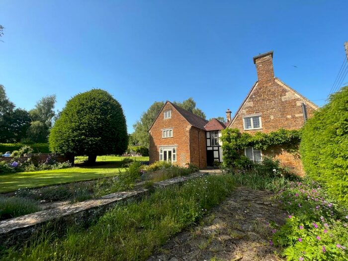 6 Bedroom Detached House For Sale In High Street, Braunston, Oakham, Rutland, LE15