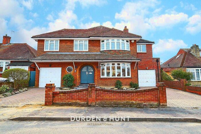 4 Bedroom Detached House To Rent In Fernside, Buckhurst Hill, IG9