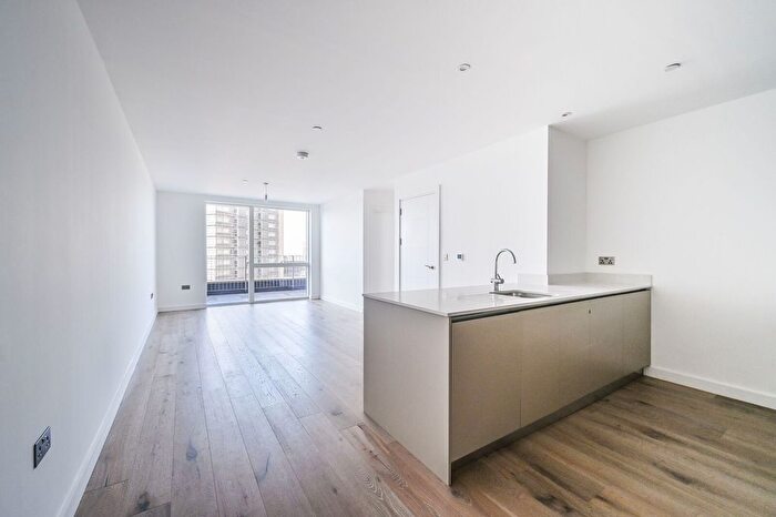 2 Bedroom Flat For Sale In Boulevard Point, Croydon, CR0