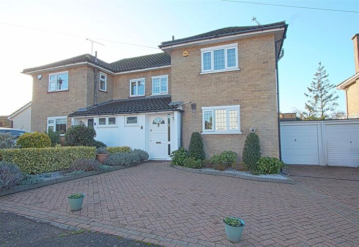 3 Bedroom Semi-Detached House For Sale In Everest Rise, Billericay, CM12