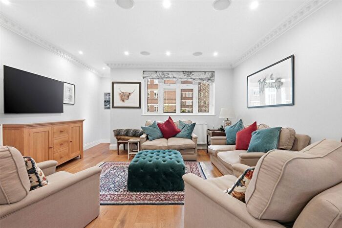 Studio For Sale In Wiltshire Close, London, SW3