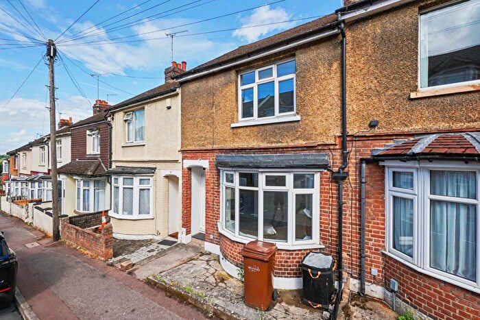 3 Bedroom Terraced House For Sale In Chatham, ME4