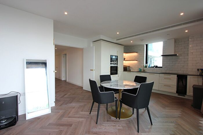 2 Bedroom Flat To Rent In Gauging Square, London, E1W