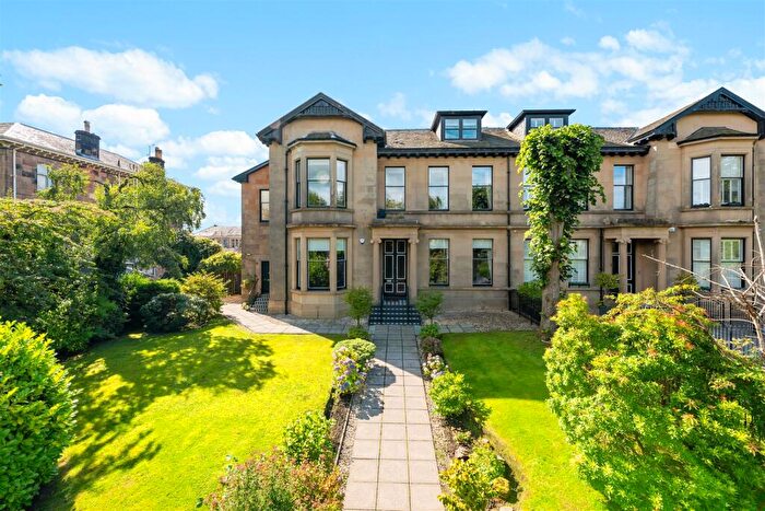 4 Bedroom Duplex For Sale In A Cleveden Gardens, Kelvinside, G12