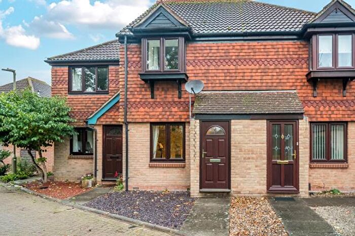 2 Bedroom Terraced House For Sale In Washford Glen, Didcot, OX11