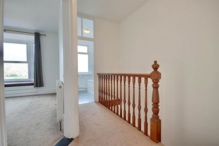 2 Bedroom Flat For Sale In Northern Parade, Portsmouth, PO2