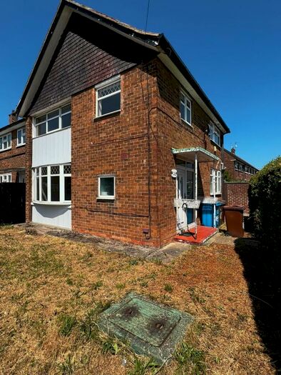 3 Bedroom Terraced House To Rent In Hemswell Avenue, Hull, HU9