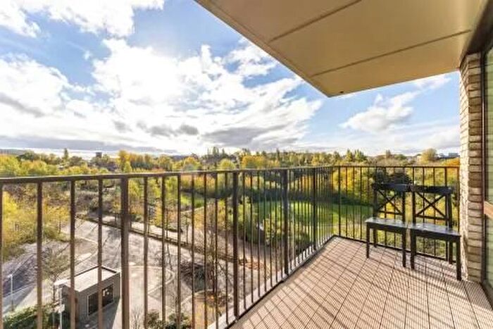 2 Bedroom Flat To Rent In Park Royal, London, NW10