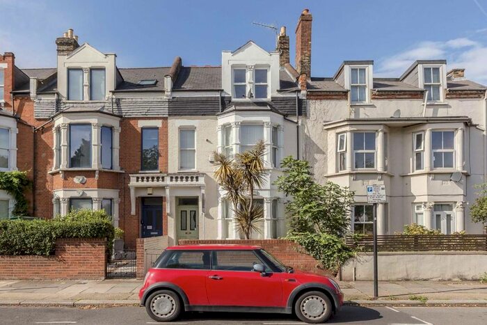 2 Bedroom Flat To Rent In Chiswick Lane, London, W4