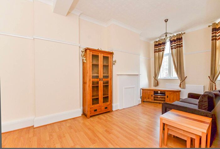 1 Bedroom Flat To Rent In Astoria Walk, Brixton, London, SW9