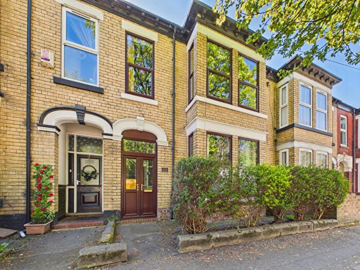 4 Bedroom Terraced House For Sale In Spring Bank West, Hull, HU3