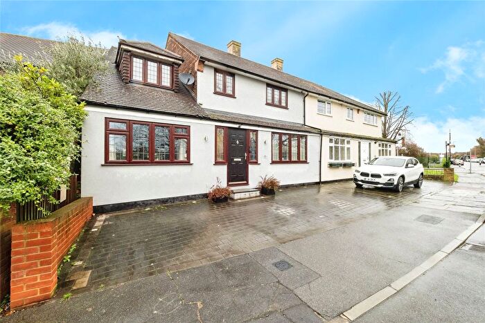 4 Bedroom Property To Rent In Peregrine Road, Ilford, IG6