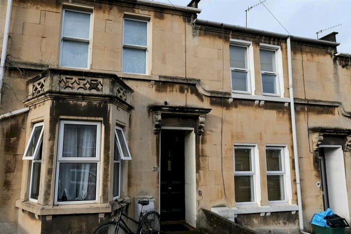 2 Bedroom House To Rent In West Avenue, Bath, BA2