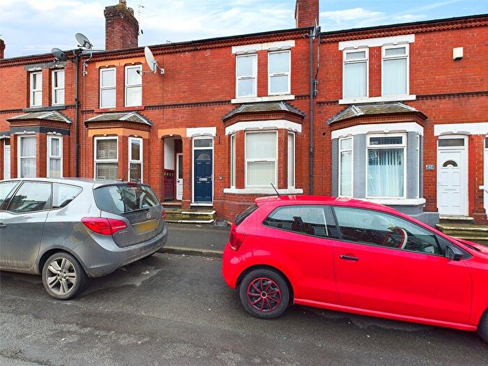 5 Bedroom Terraced House For Sale In Earlesmere Avenue, Doncaster, South Yorkshire, DN4