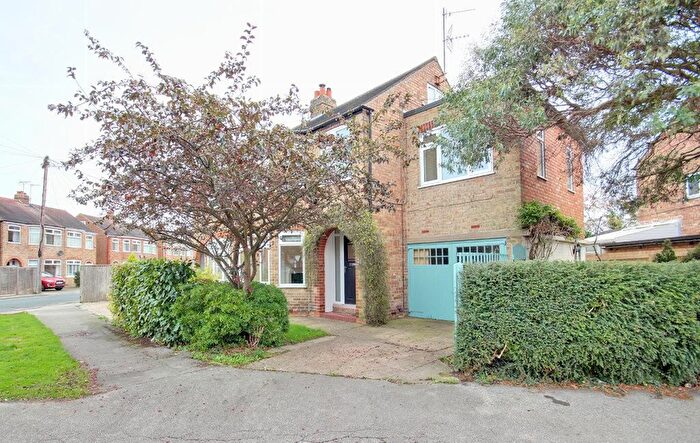 4 Bedroom Property To Rent In The Paddock, Beverley, HU17
