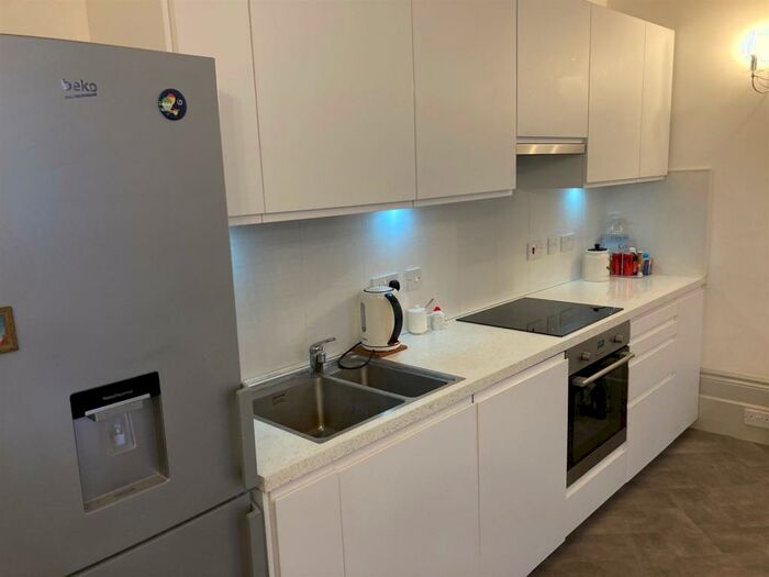 2 Bedroom Penthouse To Rent In Earls Avenue, Folkestone, CT20