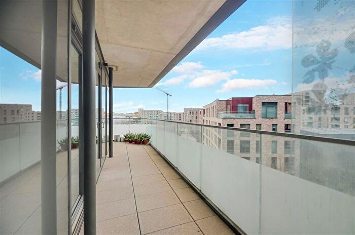 2 Bedroom Flat For Sale In Peartree Way, Greenwich, SE10