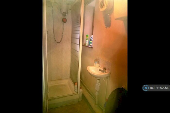 1 Bedroom Flat To Rent In Armitage Road, Huddersfield, HD4