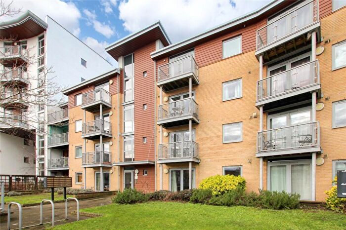 1 Bedroom Apartment For Sale In Kelvin Gate, Bracknell, Berkshire, RG12