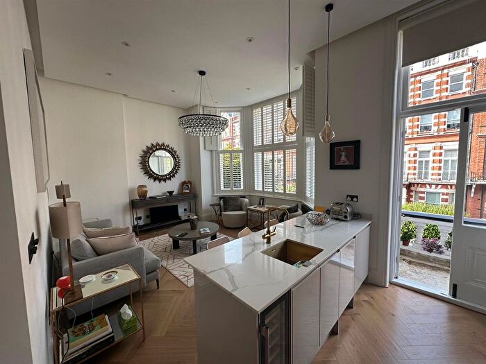 2 Bedroom Flat To Rent In Bolton Gardens, London, SW5