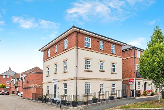 5 Bedroom Detached House For Sale In Chastleton Road, Swindon, SN25