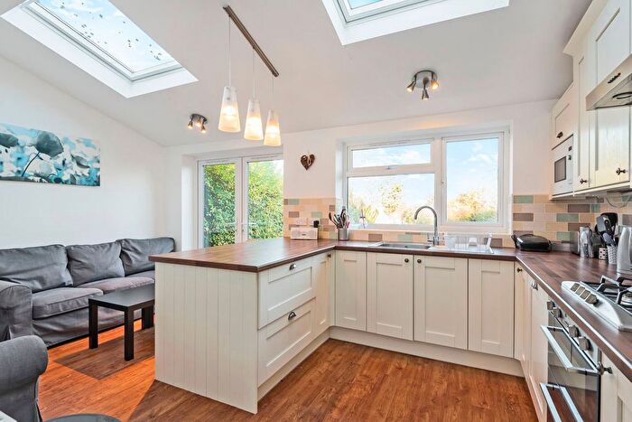 5 Bedroom Semi-Detached House To Rent In Ashenden Road, Guildford, GU2