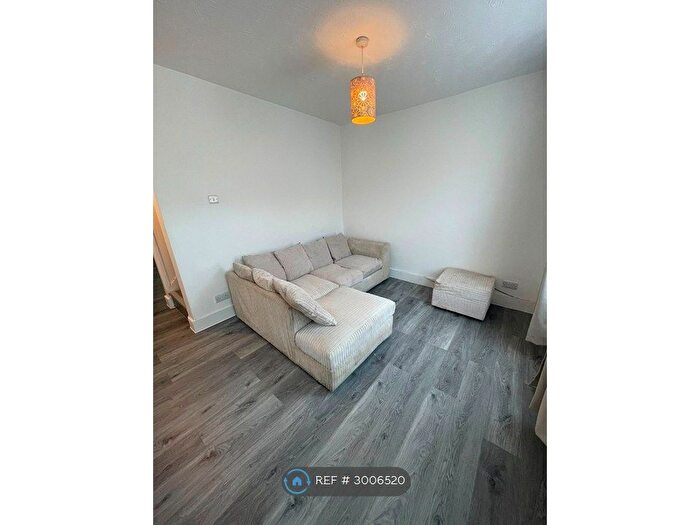 2 Bedroom Terraced House To Rent In Waldeck Street, Reading, RG1