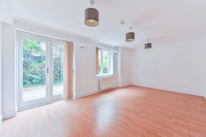 Studio To Rent In Slater Mews, Clapham Old Town, London, SW4