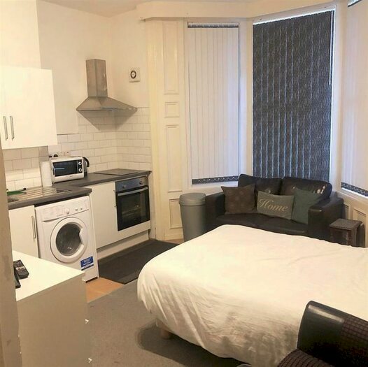1 Bedroom Flat To Rent In - The Crescent, Middlesbrough, Yorkshire, TS5