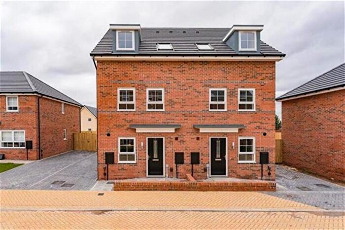 3 Bedroom Semi-Detached House To Rent In Bedroom Semi Detached House In Gosport Grove, Trentham, ST4