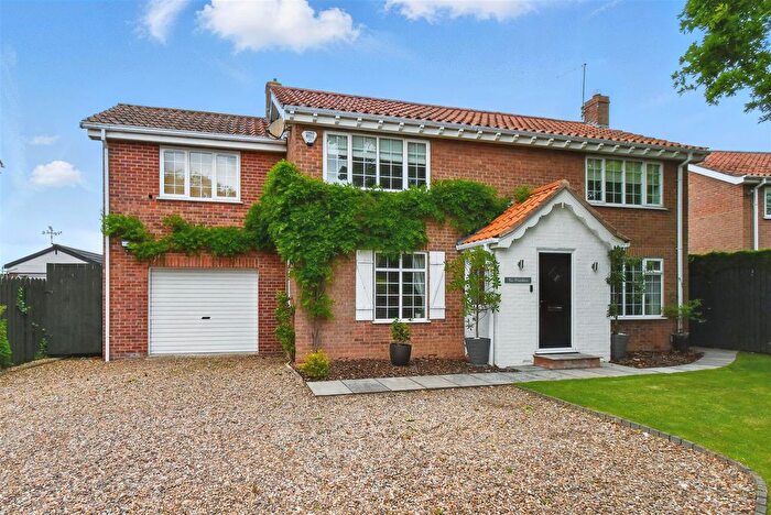 4 Bedroom Detached House For Sale In Mill Lane, Acaster Malbis, York, YO23