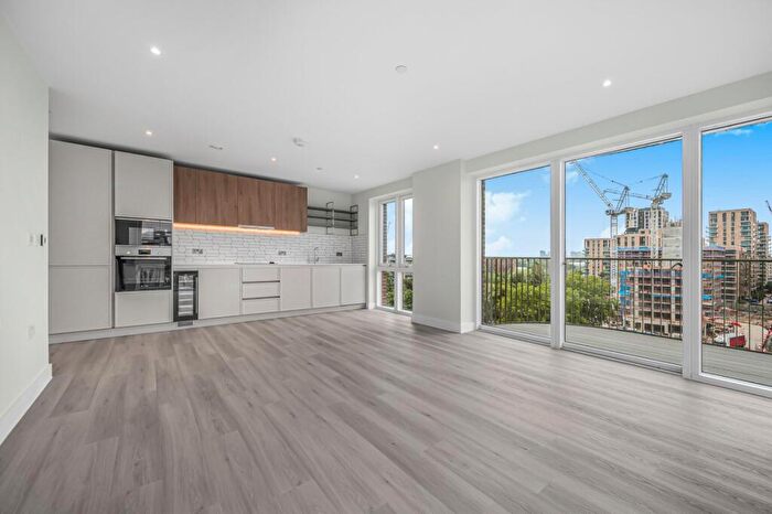 3 Bedroom Flat To Rent In Cairncross House, Townsend Road, SE3