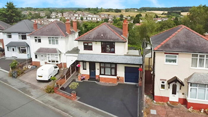 3 Bedroom Detached House For Sale In James Road, Greenhill, Kidderminster, DY10