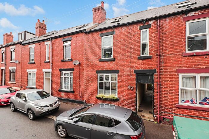 3 Bedroom Terraced House For Sale In Tyzack Road, Woodseats, Sheffield, S8