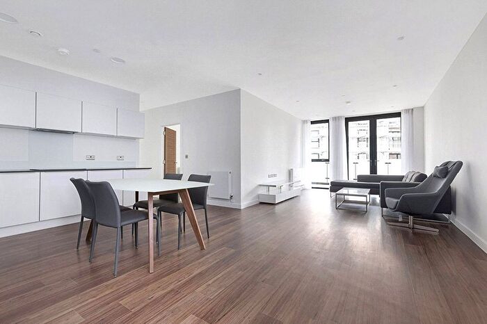 3 Bedroom Flat To Rent In Hornbeam House, Quebec Way, London, SE16
