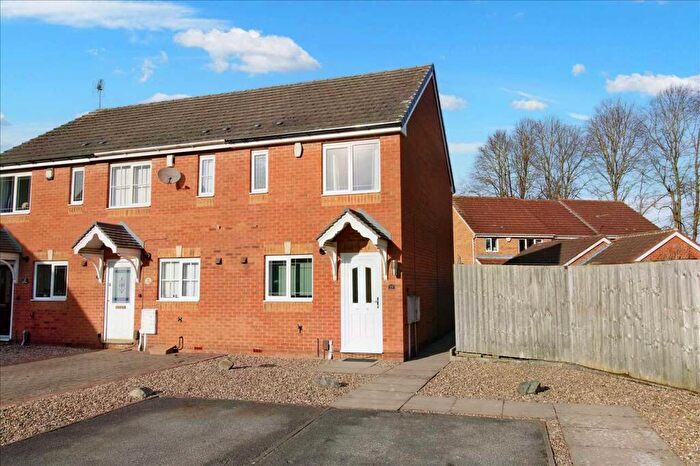 2 Bedroom Town House To Rent In Viyella Mews, Hucknall, Nottingham, NG15