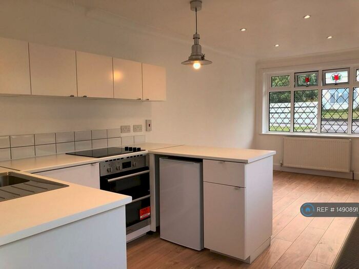 Studio To Rent In Middlehill Drive, Wimborne, BH21