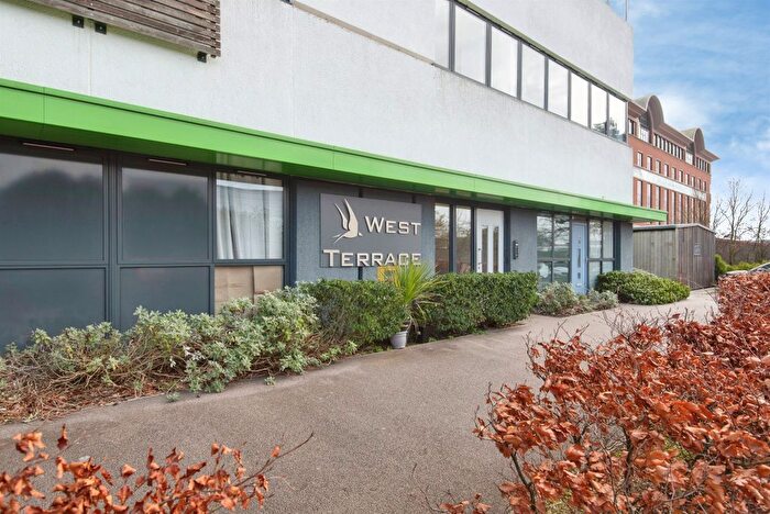 2 Bedroom Flat For Sale In Kings Road, Stevenage, SG1