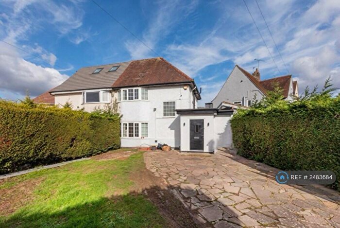 3 Bedroom Semi-Detached House To Rent In Plackett Way, Slough, SL1