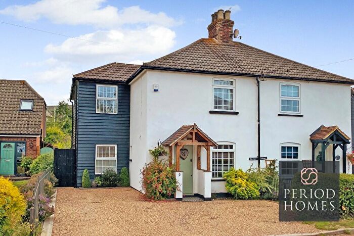 3 Bedroom Semi Detached House For Sale In The Common, East Hanningfield, CM3