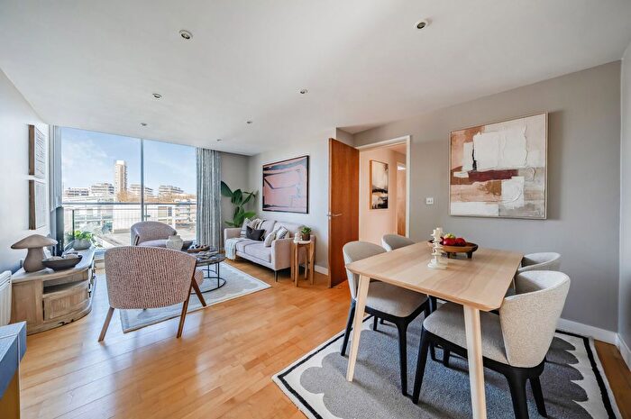 2 Bedroom Flat For Sale In Tower Bridge Road, Terracotta Court, SE1