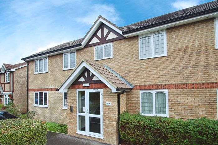 2 Bedroom Flat To Rent In Rockall Court, Berkshire, Langley, SL3